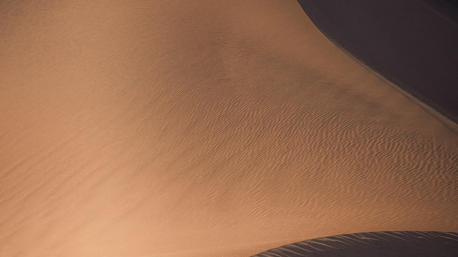 An easy way to become a better bunker player (without even hitting balls) 1. Understanding Bunker Behavior: Analyzing Sand Types and Conditions