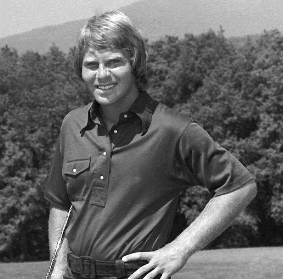 An Instructional Analysis of Ben Crenshaw's Golf Swing Technique: Keys to Accuracy and Consistency An Instructional Analysis of Ben Crenshaw's Golf Swing Technique: Keys to Accuracy and Consistency