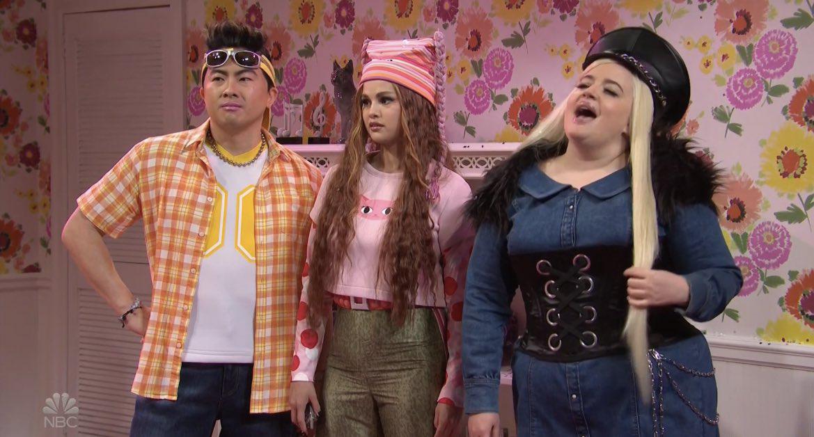 Selena Gomez Stuns as a Bratz Doll on SNL: A Transformative Performance #SelenaGomez #SNL #Shorts Selena Gomez SNL Performance