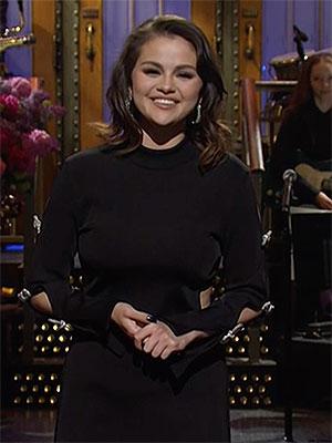 Selena Gomez Stuns as a Bratz Doll on SNL: A Transformative Performance #SelenaGomez #SNL #Shorts Selena Gomez SNL Performance