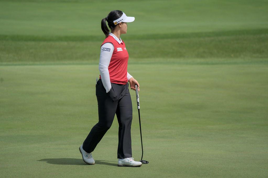 Nutritional Guidance for Emerging Golfers: Optimizing Performance through Dietary Strategies - Hydration Strategies: The Crucial Role of Fluids in Golf