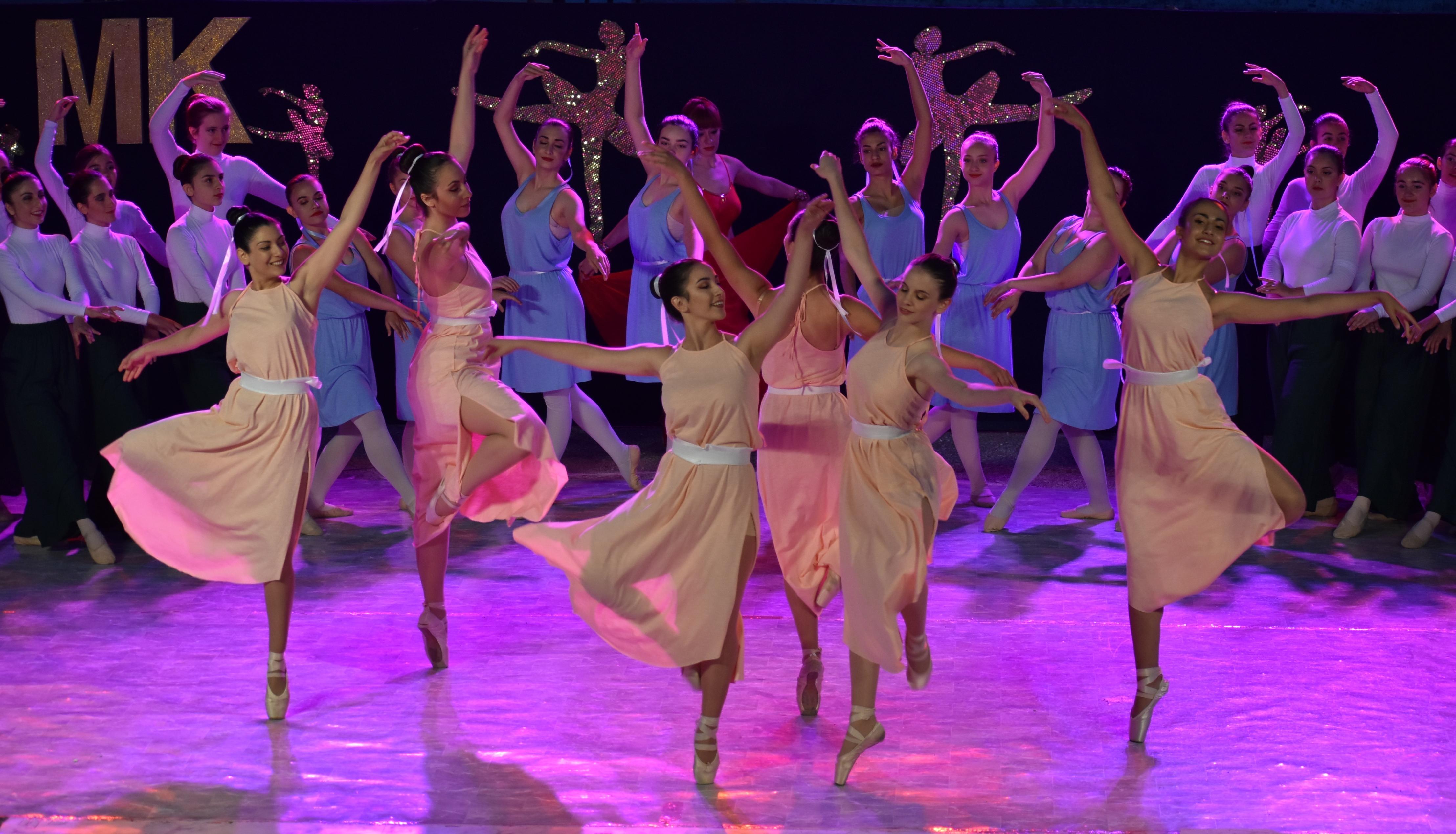 The Application of Subtle Techniques in Golf: Enhancing Performance with Strategic Tactics - Masterful Green Reading: Enhancing Decision-Making in the Delicate Dance of Putting