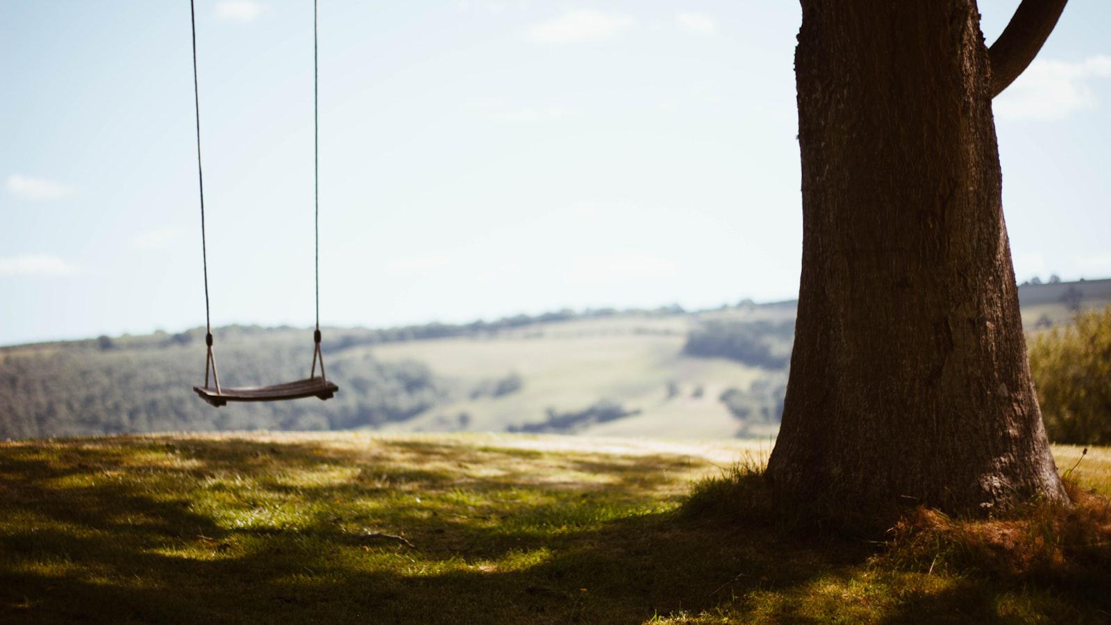 Hale Irwin's Golfing Masterclass: Deconstructing the Elite Golf Swing 2. Stance: Foundation for a Stable and Consistent Swing