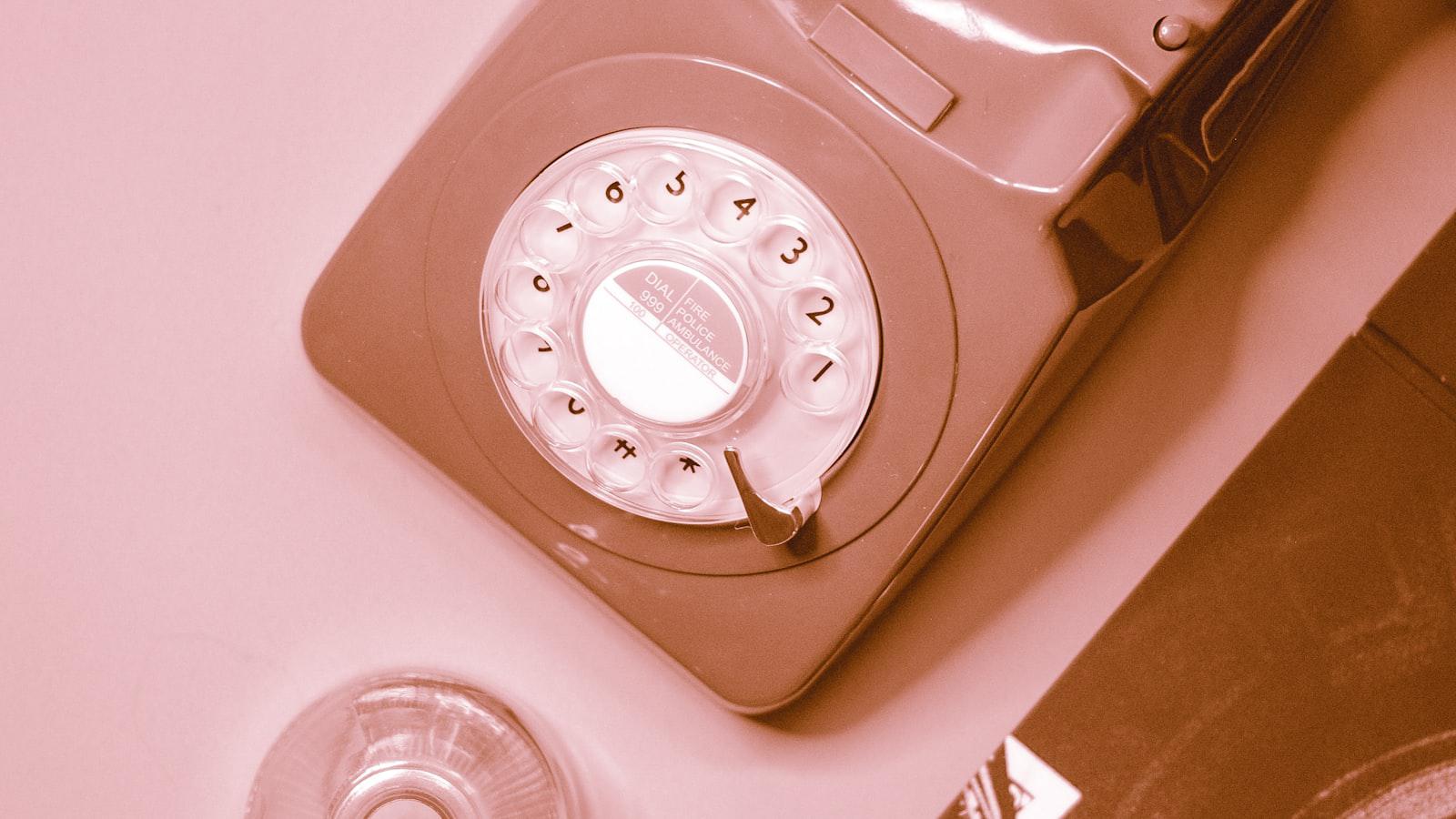 Technical Enhancements in Golf Swing Mechanics: Insights from Leo Diegel's Lessons - Rotary Momentum in the Backswing: Stabilizing the Spine for a Powerful Turn