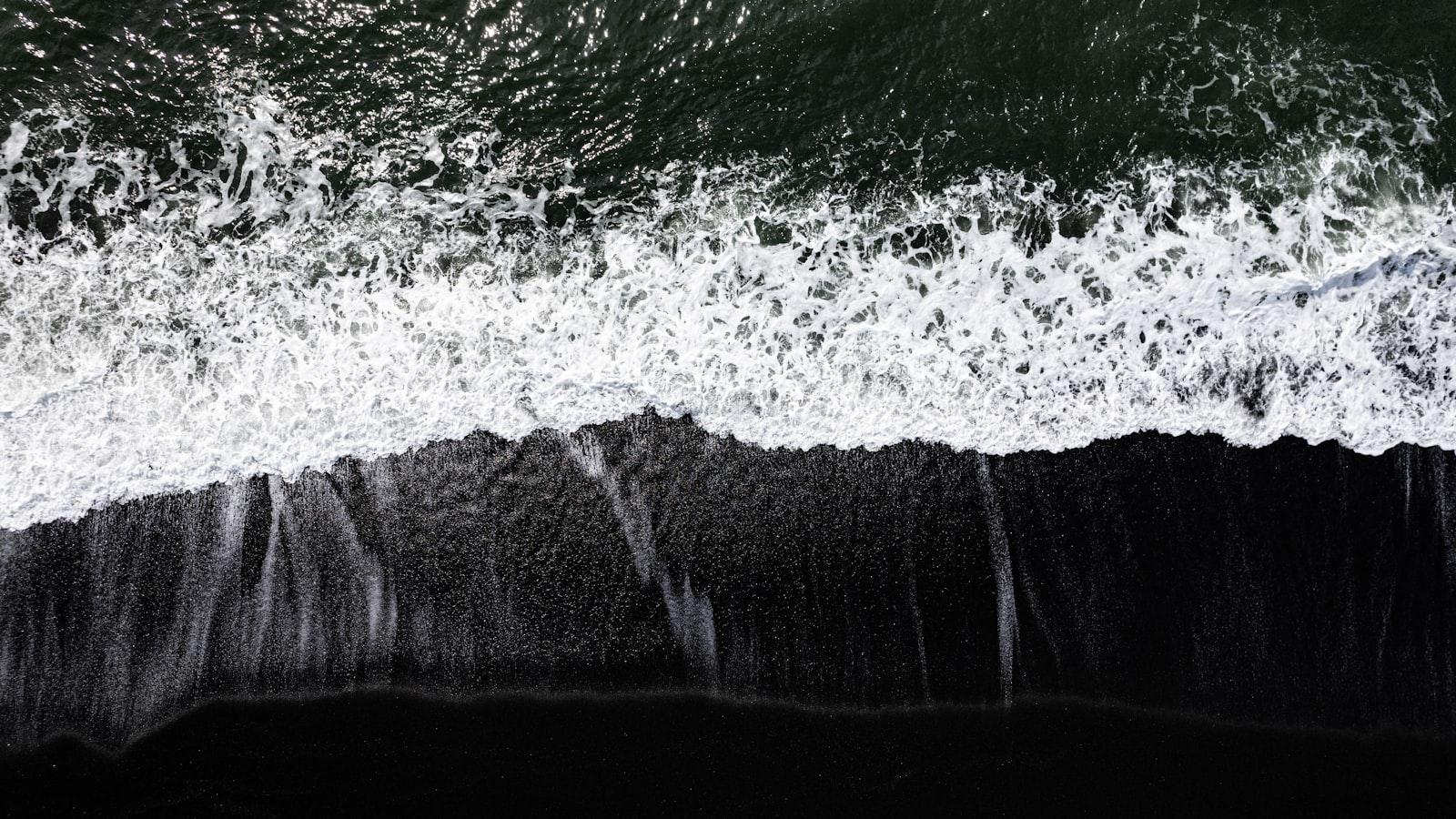 The best ball-mark repair technique you've never tried? A superintendent demonstrates - Maintaining Pristine Greens for Optimal Playing Conditions