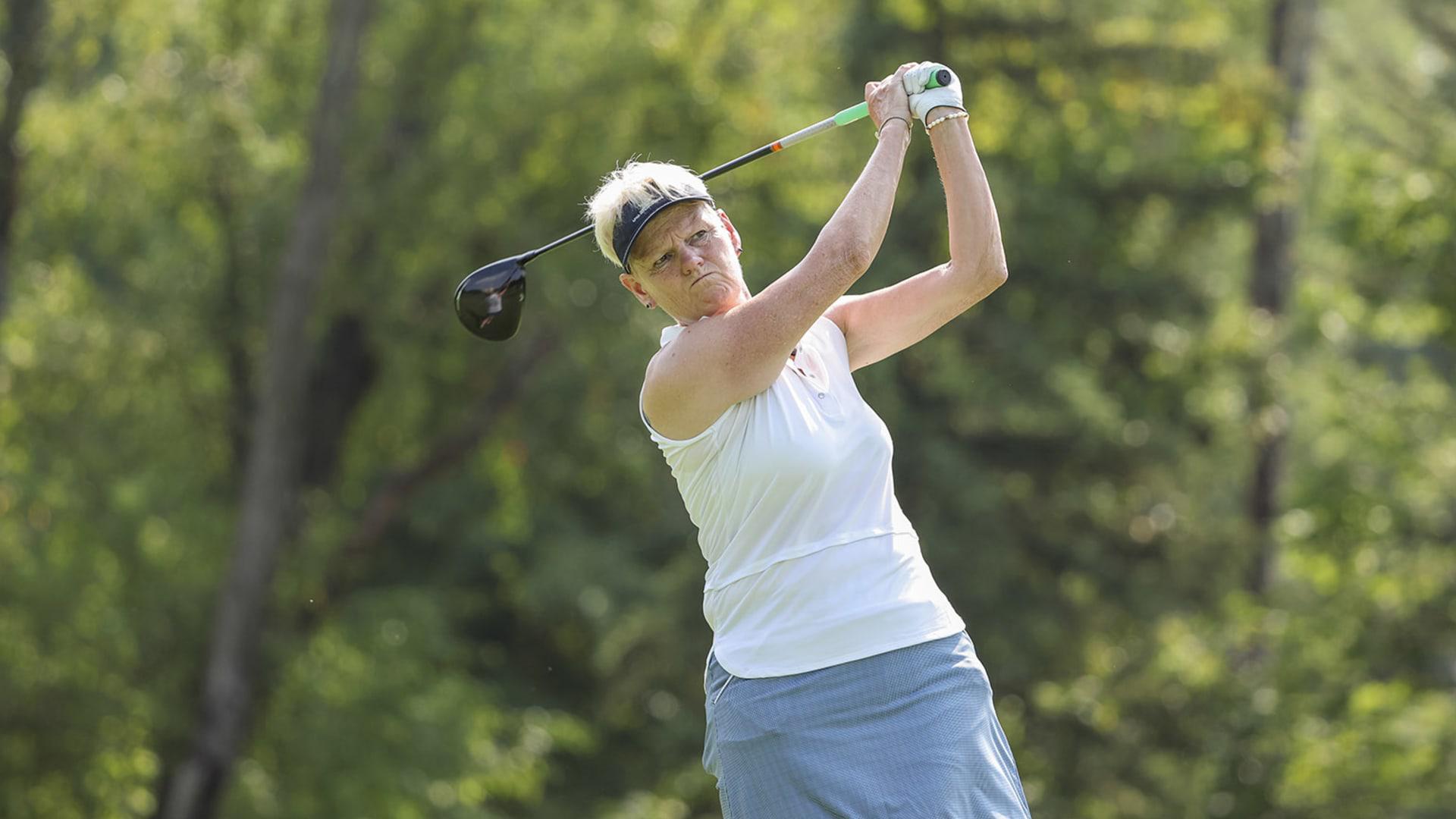 Did Barstool's Riggs make a hole-in-one at Bandon Dunes? And what's the rule on a ball being lodged against the flagstick? Golf