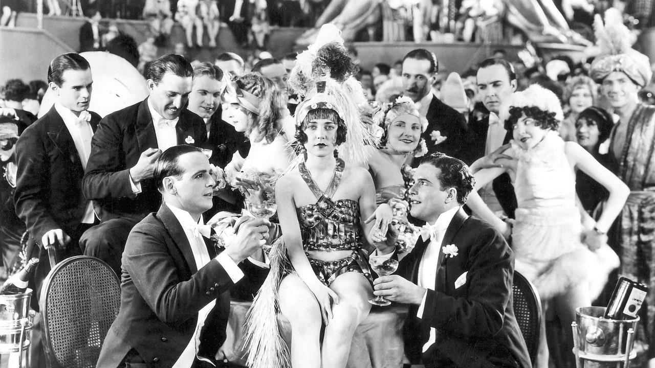 This $50 Dallas gem is steeped in history — and once hosted a major A Monument To The Jazz Age: The Statlers Enduring Cultural Significance