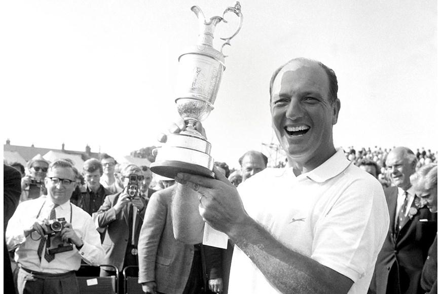 Roberto De Vicenzo's Golf Legacy: Lessons in Sportsmanship and Excellence Roberto De Vicenzo's Golf Legacy: Lessons in Sportsmanship and Excellence