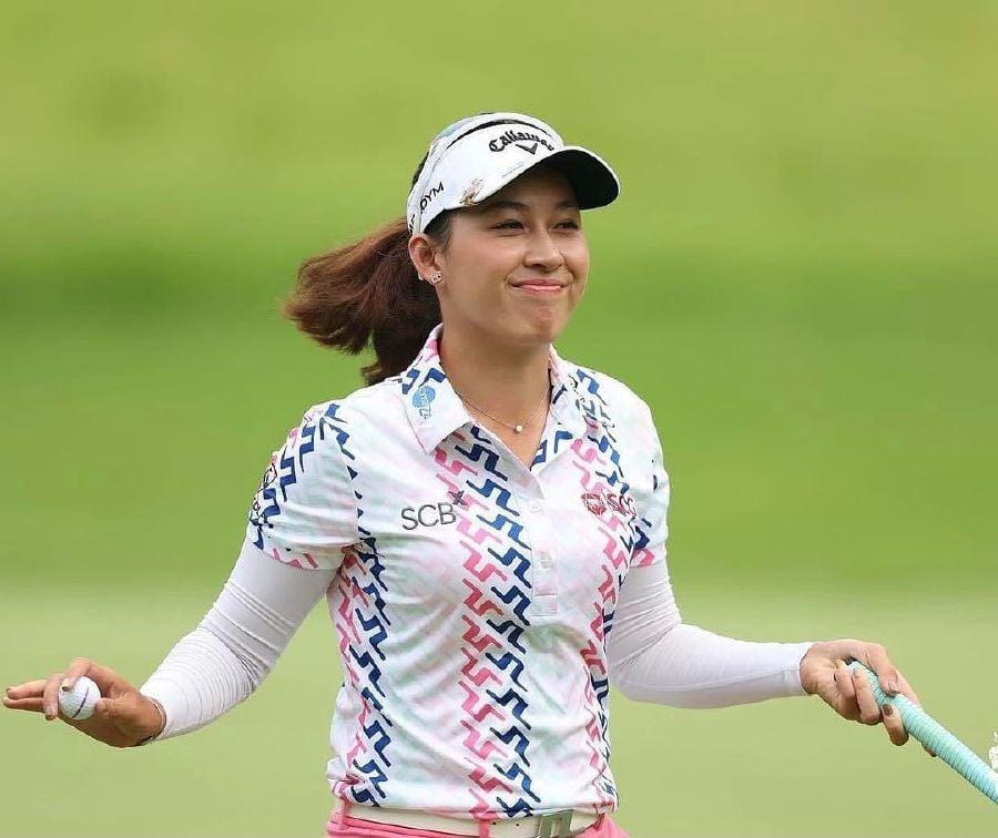 **Jeeno Thitikul Stuns Angel Yin to Claim CME Group Tour Championship and $4 Million Prize!** Jeeno Thitikul Celebrating Her Victory