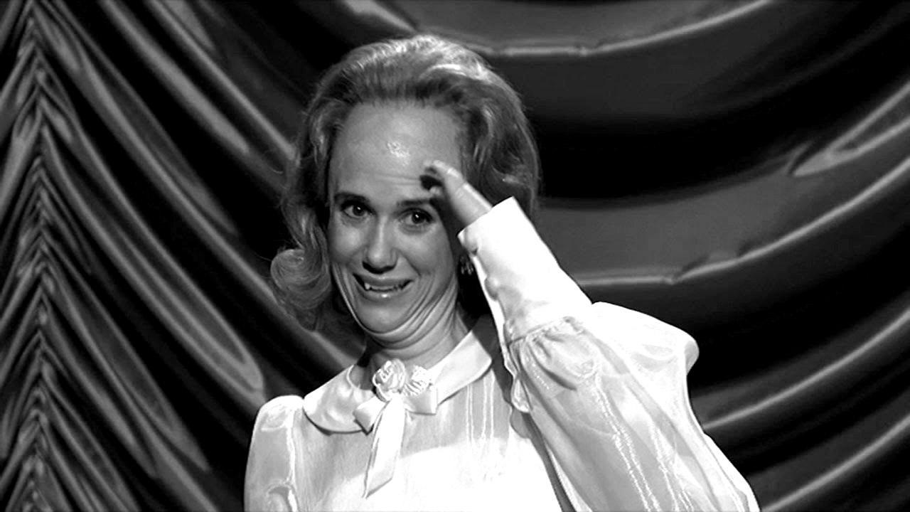 **Unveiling Dooneese's Long-Lost Sister: A Hilarious SNL Adventure with Kristen Wiig and Melissa McCarthy!** Dooneese