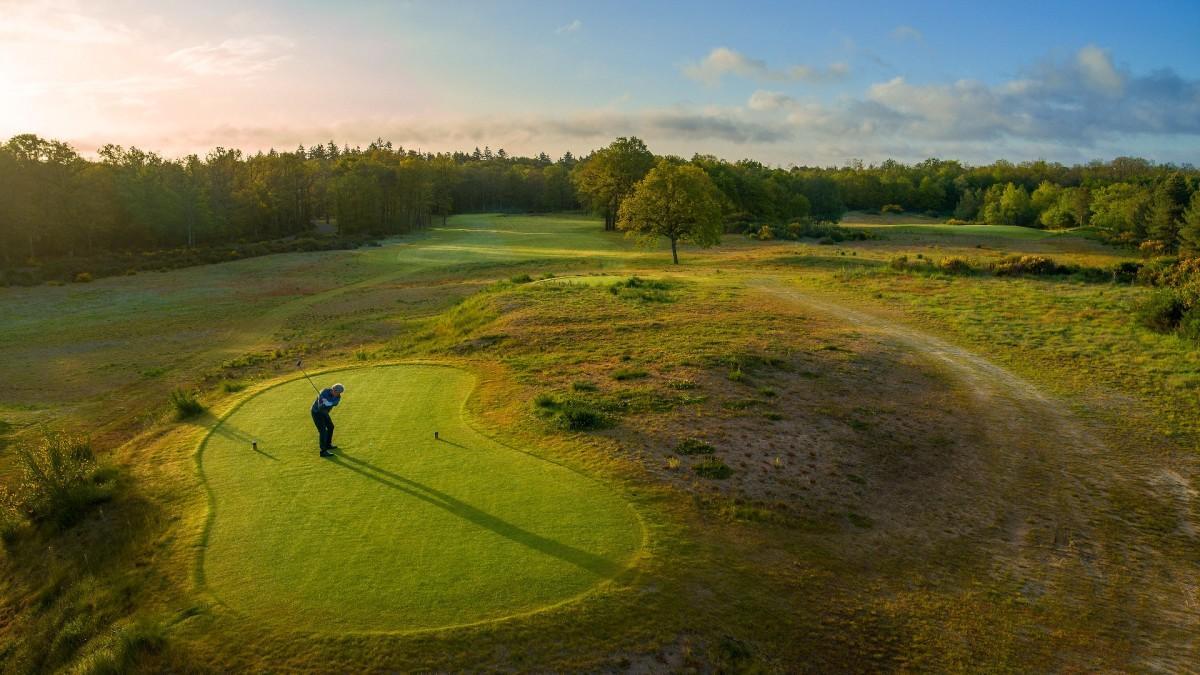 Discover the Desert Gem: Gil Hanse's Masterful Golf Course at Bighorn Gil Hanse