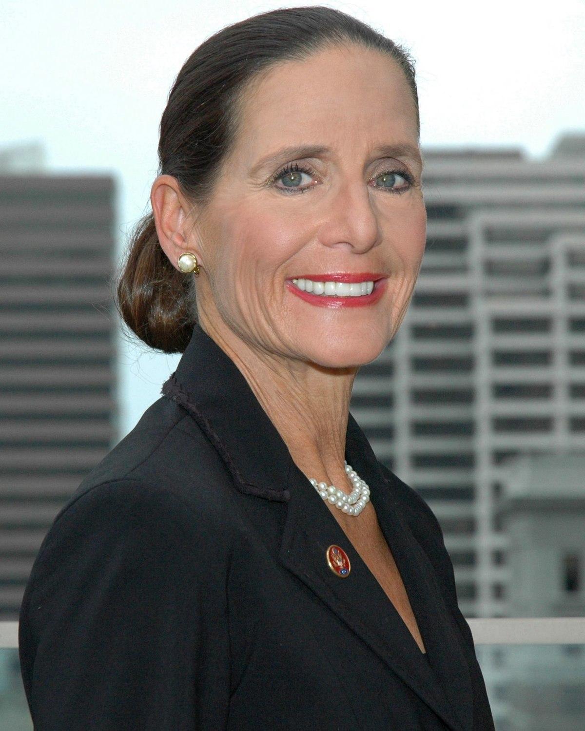 **"Bromance and Relaxation: Schmidt, Nick, and Winston's Hilarious Spa Day Adventure! đ§ââď¸ #NewGirl"** Schmidt