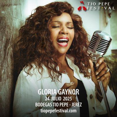 Dynamic Duo Alert: Gloria and Claire's Unforgettable Adventures! 🚔 #ModernFamily #Shorts Gloria