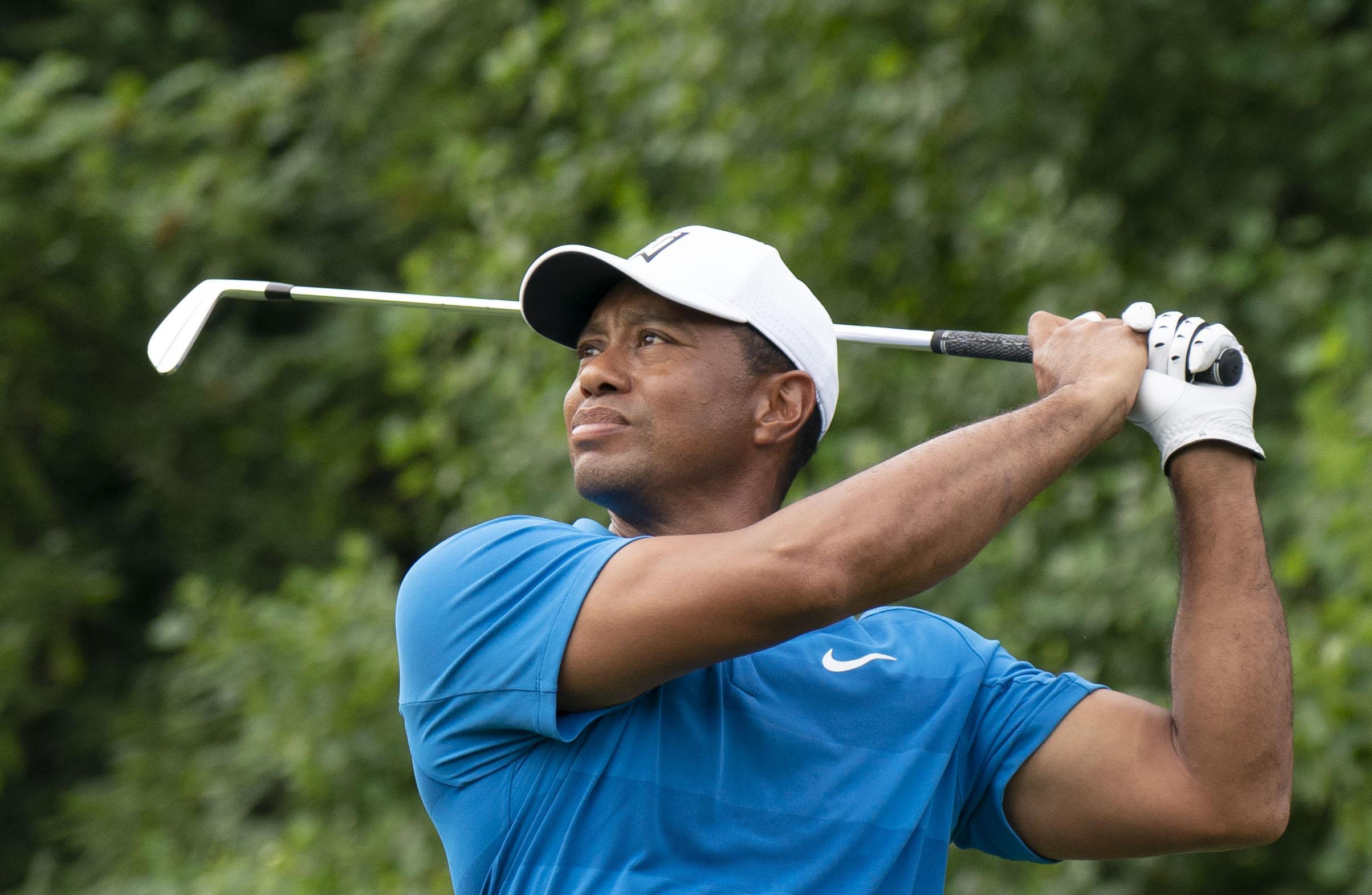 Unforgettable Moments: 10 Minutes of Tiger Woods Showcasing His GOAT Status! **Keywords for Image Search:** Tiger Woods
