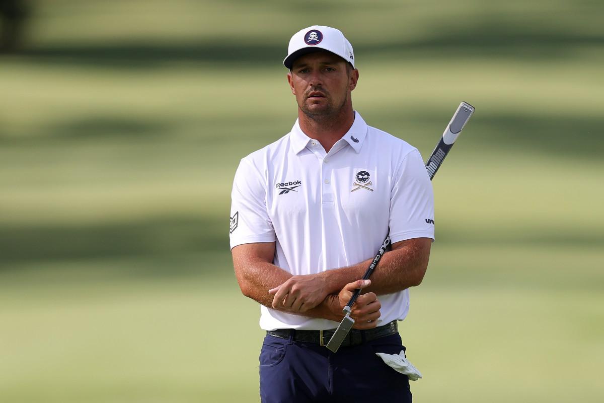 Bryson DeChambeau Honors Iconic U.S. Open Bunker Shot with Commemorative Plaque at Pinehurst No. 2 Bryson DeChambeau