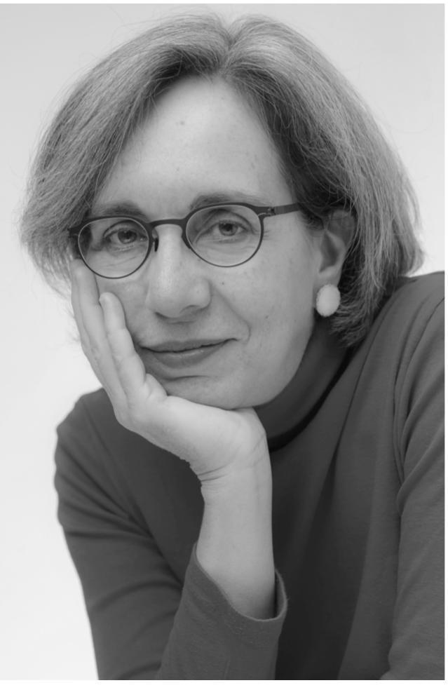 Mitchell Shatters Records with Stunning 61, While Rory Trails by 5! Sure! Here is a comma-separated list of the most relevant keywords extracted from the article heading:
**Lanny Wadkins