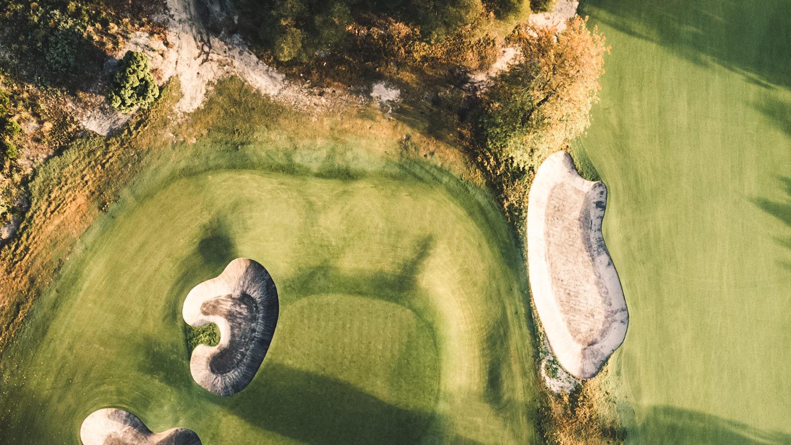 Golf Lessons: Enhancing Performance Through Expert Instruction - Mastering the Fundamentals: Essential Techniques for Golf Beginners