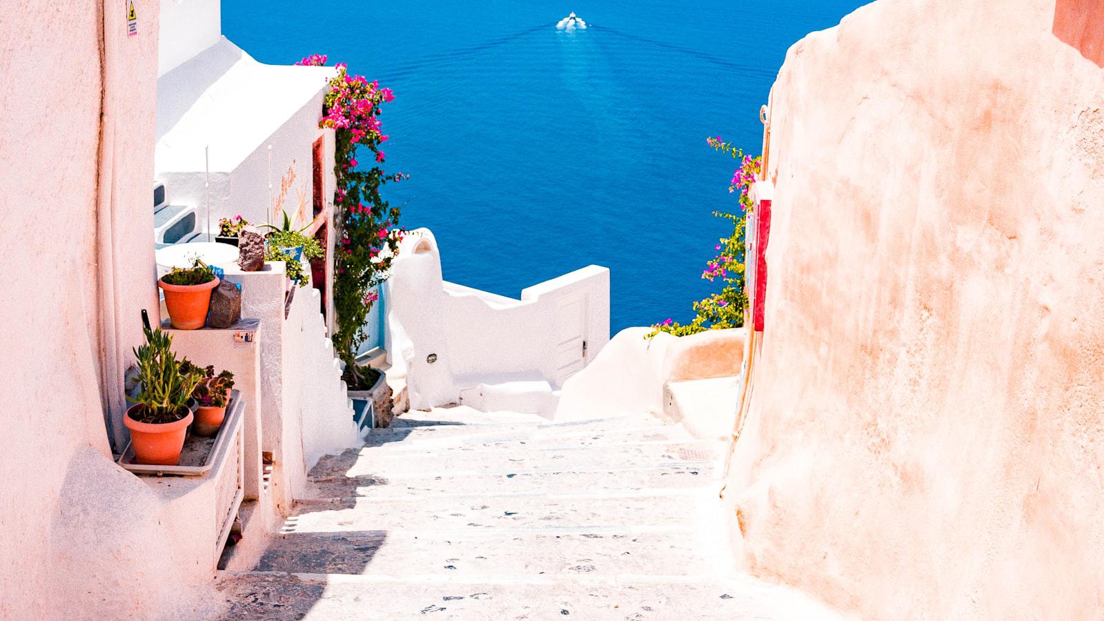 Are you a lawn-care whiz? Take this superintendent's quiz to find out - Summer Lawn Care: Watering and Fertilizing Best Practices