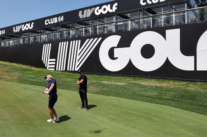 Burmester cards 66, up 1 at LIV Golf Andalucía