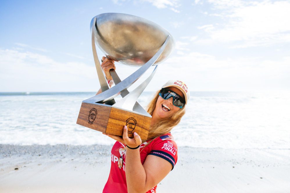 Caroline Marks made a new friend in the water 🐋 #OlympicHighlights #ParisOlympics #Surfing #Shorts