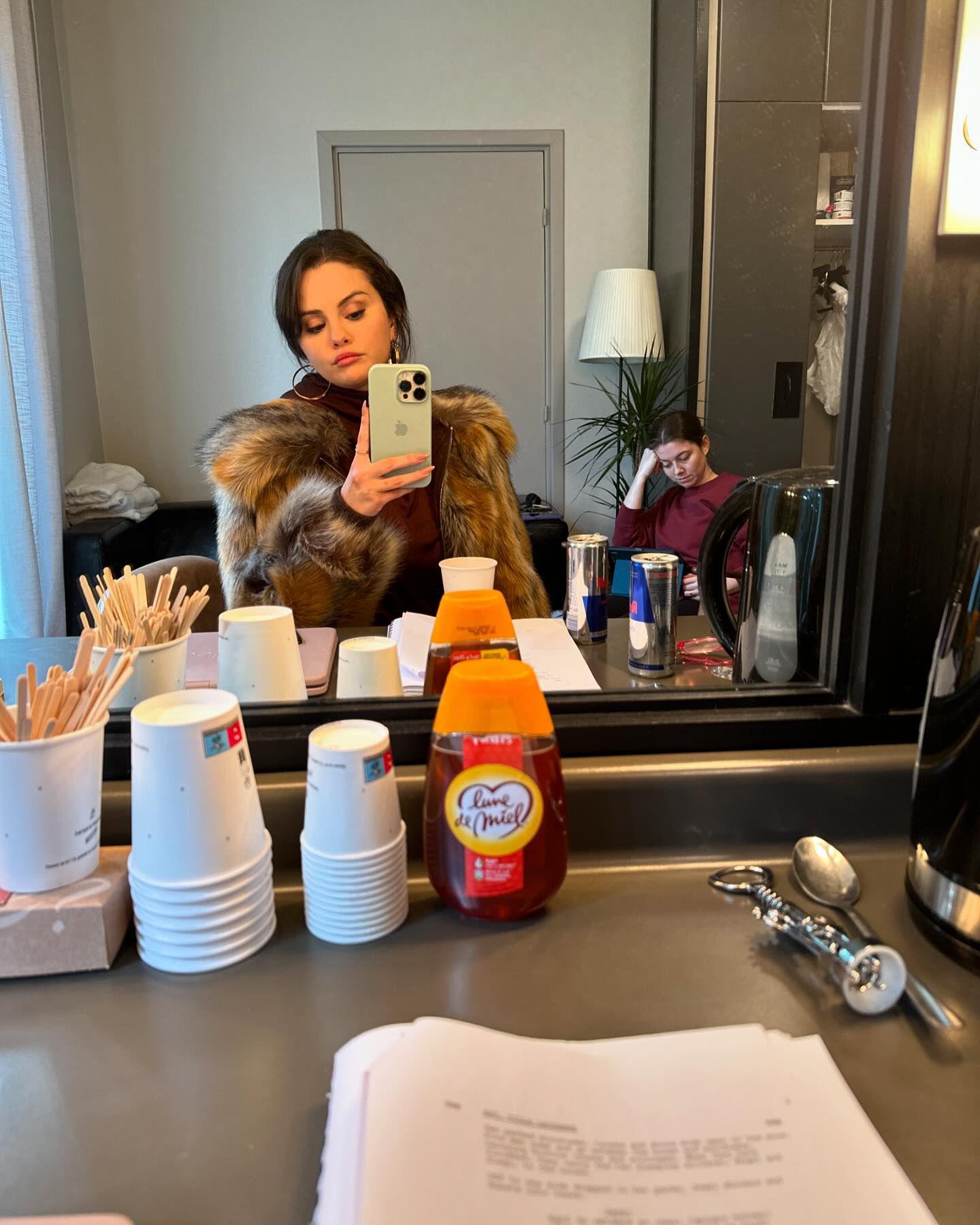 - Sensational Performance by Selena Gomez on SNL