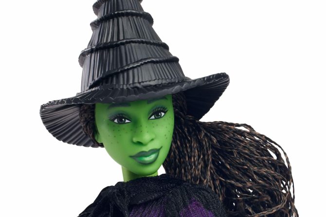 Elphaba is proud to be green 💚 #SNL #Wicked #NeilPatrickHarris #KenanThompson #Shorts