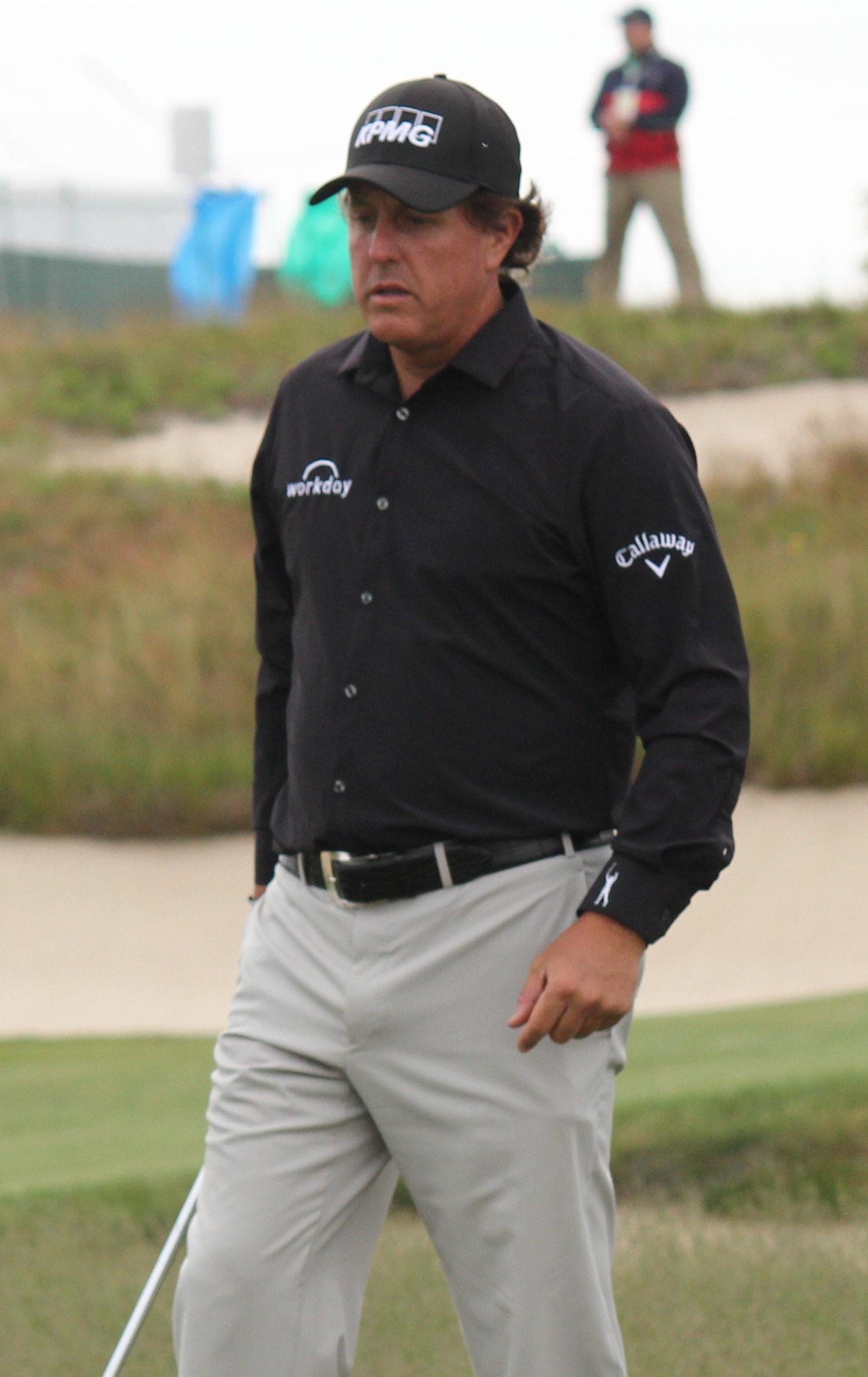 - Phil Mickelsons bombshell announcement: Joining LIV Golf