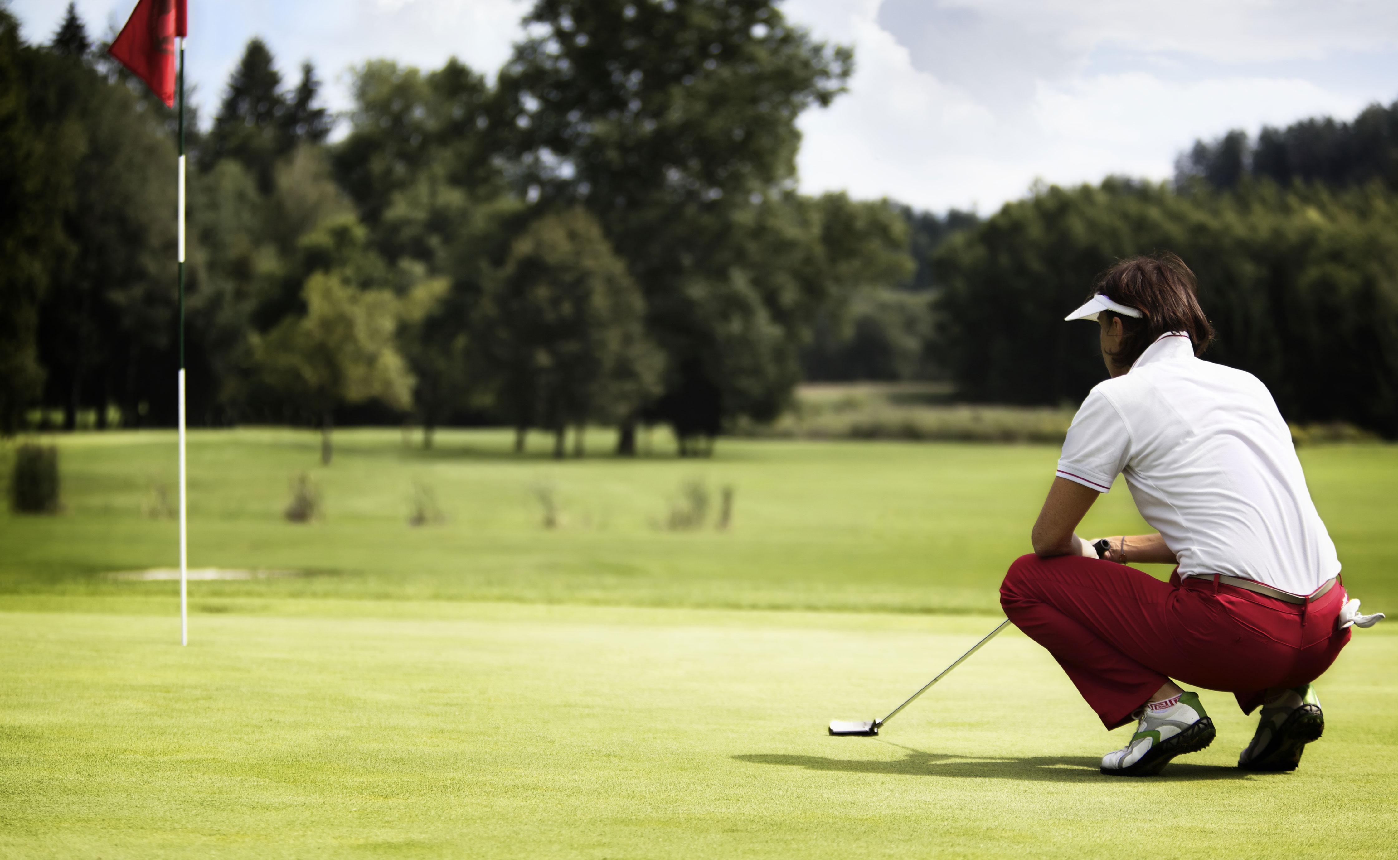Master the‌ Green Reading: Deciphering‌ the Intricacies ⁤of Putting Surfaces