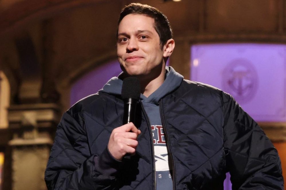 Strutting in Style: Pete Davidson’s Dazzling Pinstripe Suit Moment on SNL! 😍 #Shorts