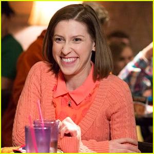 **”Sue Heck’s Most Relatable Moments: A 16-Minute Nostalgic Journey Through ‘The Middle'”**