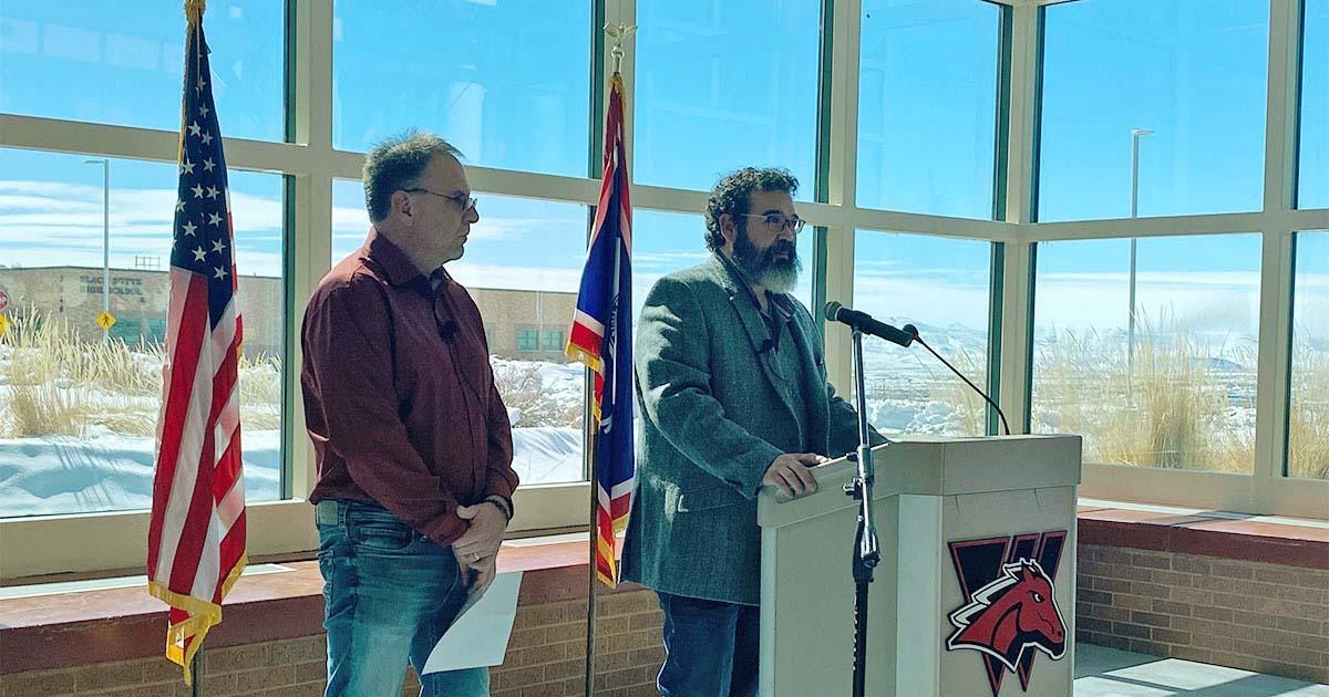 Here are the keywords extracted from the‌ article heading:

**Mickelson