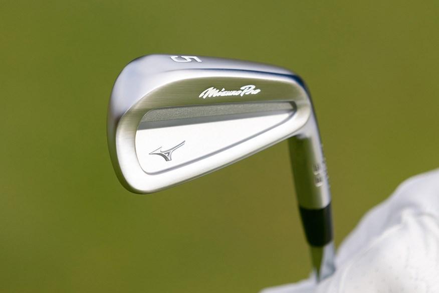 Here are the most relevant keywords extracted from the article heading:

**Mizuno Pro S-1 Irons