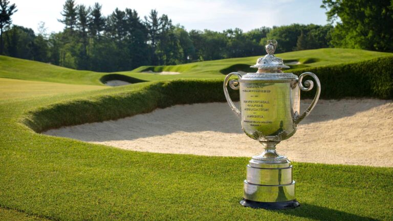On This Day in Sports- August 6: Tiger Woods Makes PGA History